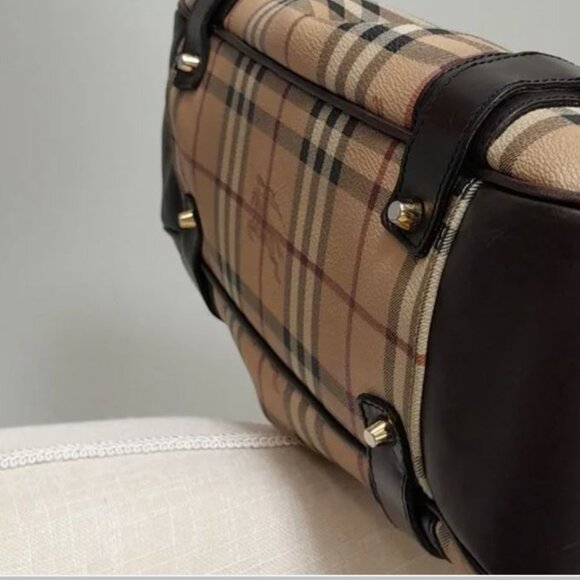 Gorgeous Classic Vintage Burberry Satchel! - Picture 12 of 16